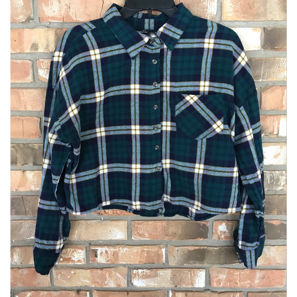 Rue 21 Women’s Long Sleeve Plaid Button Down Crop Top     Large